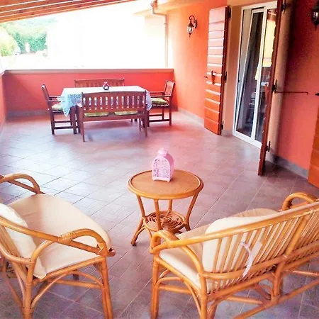 Apartment Anto Pula